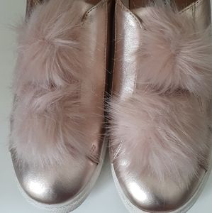 Steve Madden Rose Gold Fuzzy PomPom Vegan Leather Slip Ons 8.5
